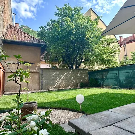 Luxury Garden דירה *