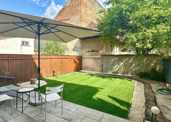 Luxury Garden アパート