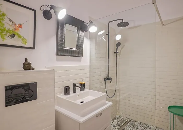 Luxury Garden アパート *